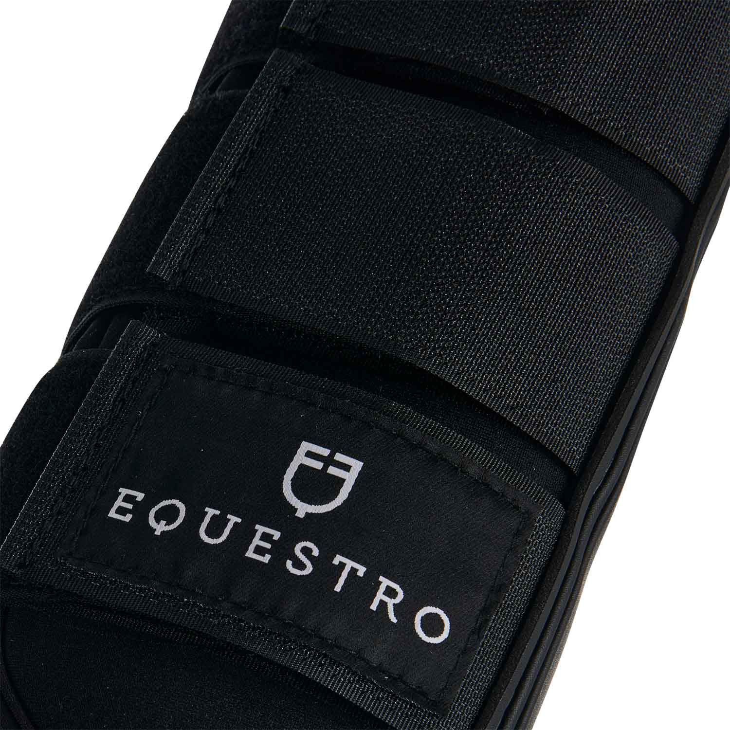 Všestranné neoprenové chrániče Equestro s perforovanou kůží