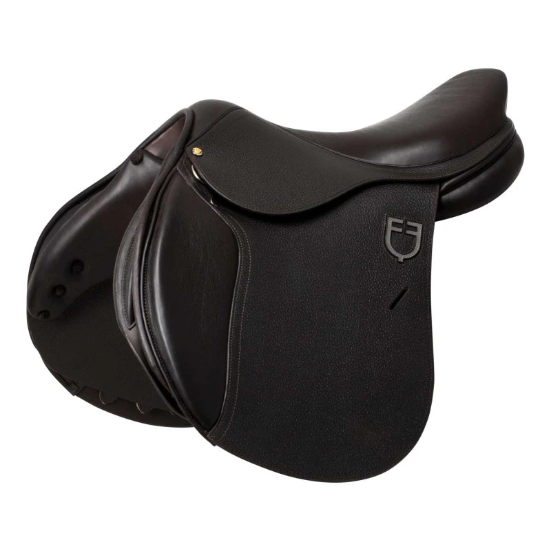 Venus jumping saddle with embossed logo
