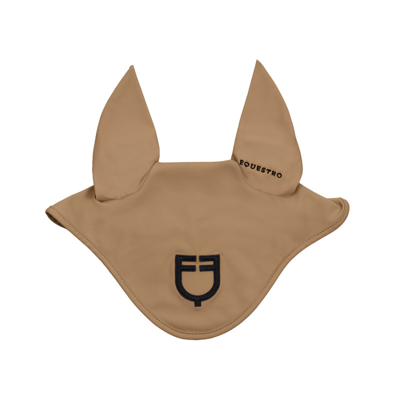 Technical fly veil with contrasting logo