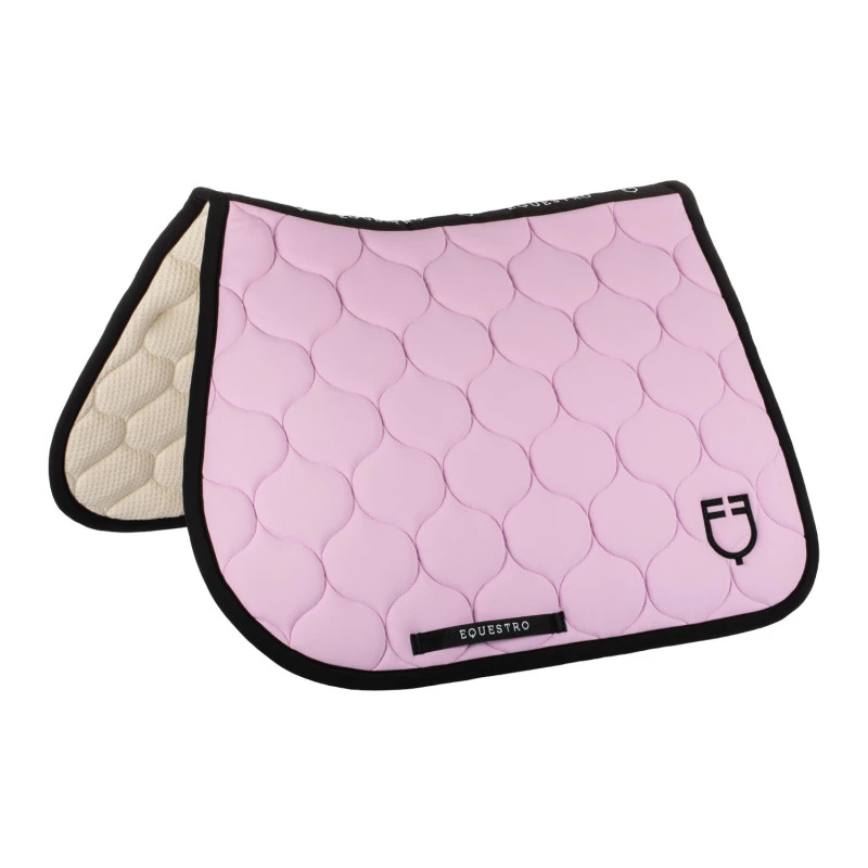 Jumping saddle pad with onion quilting