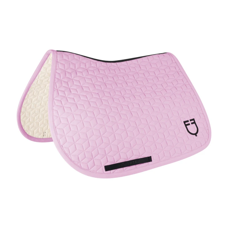 Jumping saddle pad cube quilting