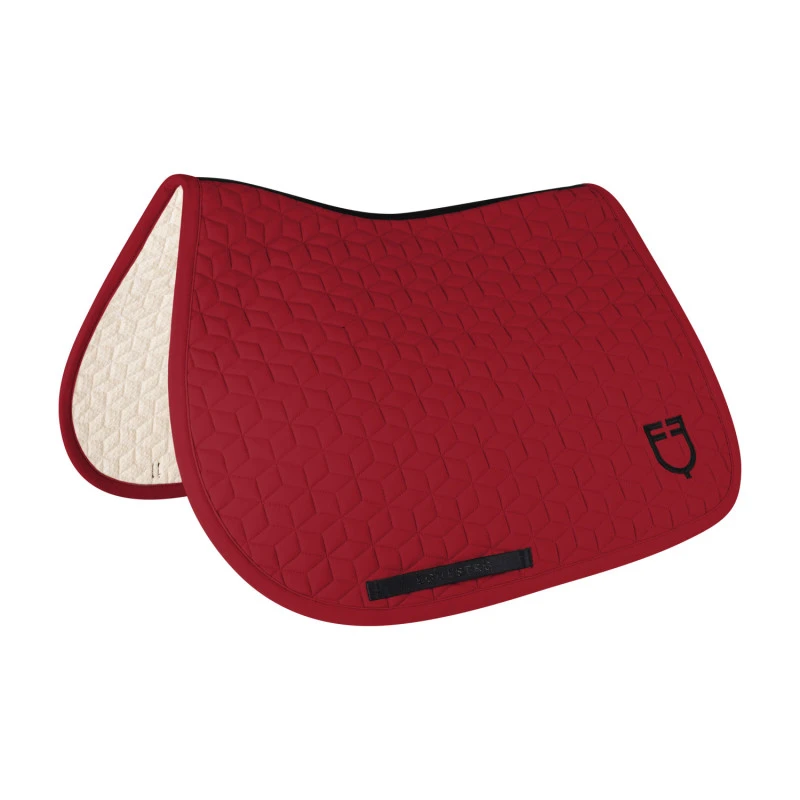 Jumping saddle pad cube quilting