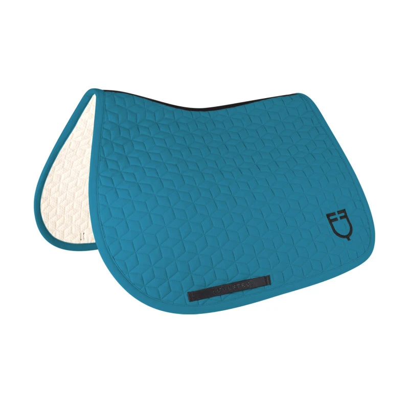 Jumping saddle pad cube quilting