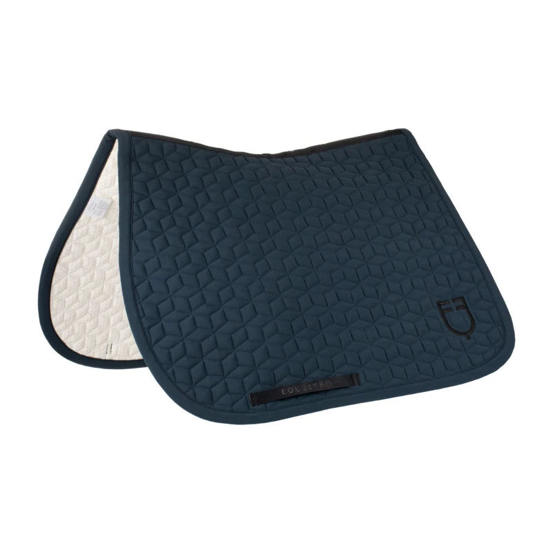 Jumping saddle pad cube quilting