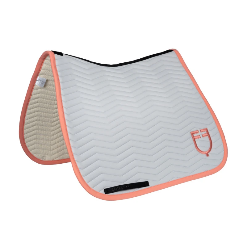 Wave Quilting-Dressurschabracke aus technischem Stoff
