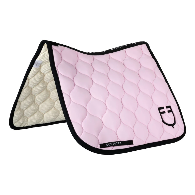 Dressage saddle pad with onion quilting