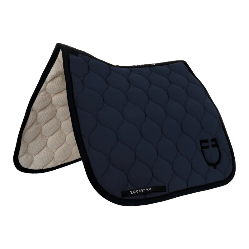 Dressage saddle pad with onion quilting
