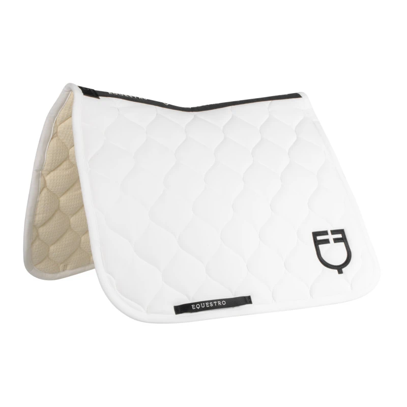 Dressage saddle pad with onion quilting