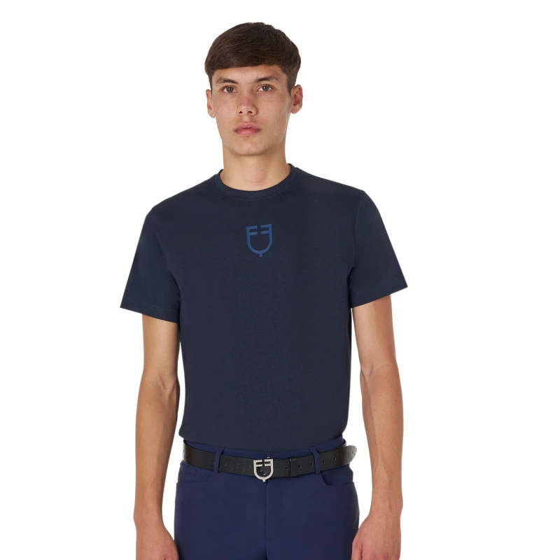 Men's basic T-shirt with tone-on-tone logo