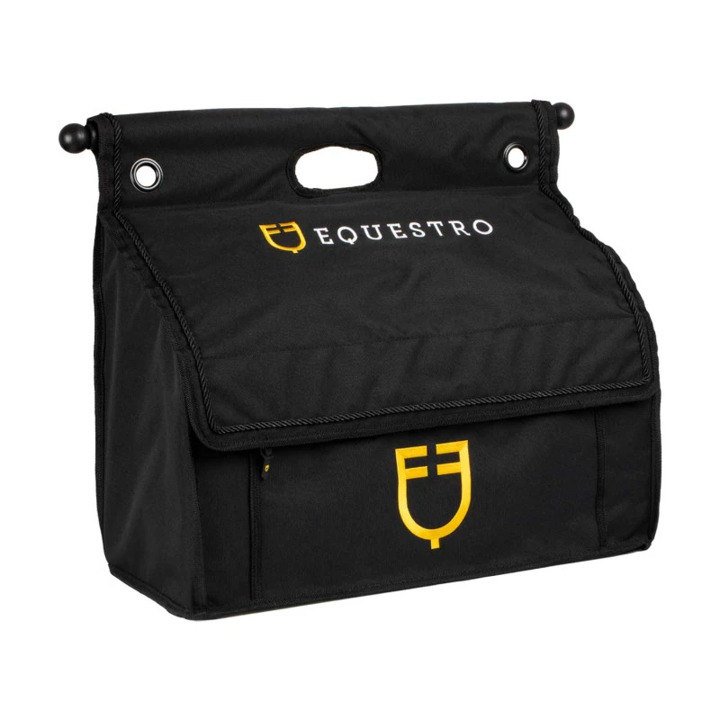 Grooming bag with bar