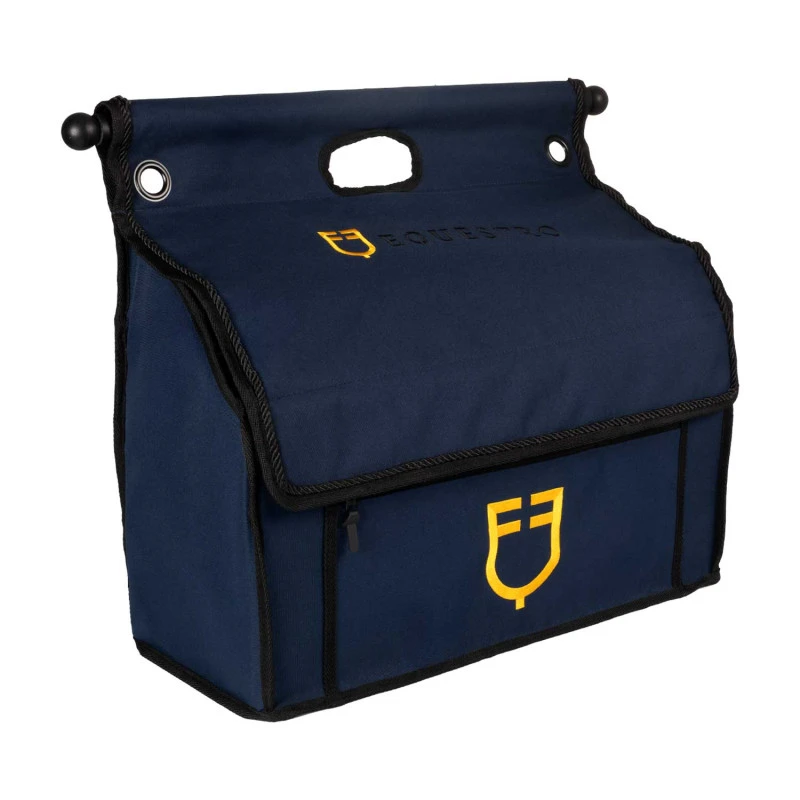 Grooming bag with bar