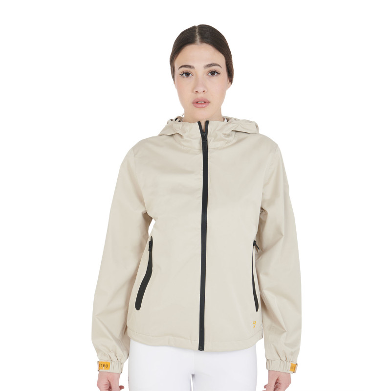 Women's three-layer technical raincoat