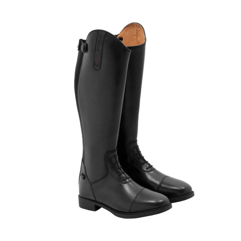 Kinderstiefel mit weitem Schaft und Schnürsenkeln
