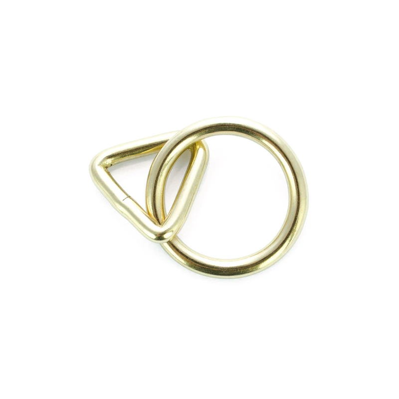 Anillo con triángulo